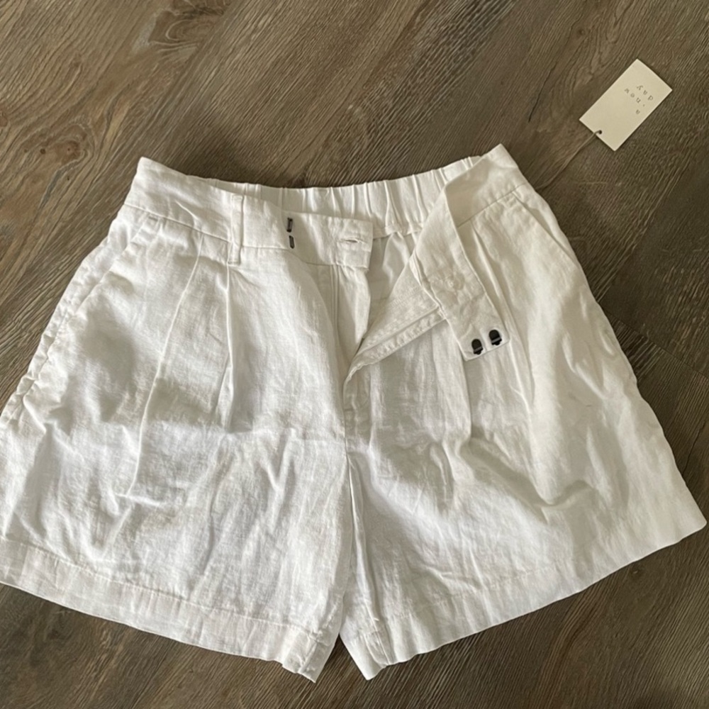 NWT Women's Linen shorts - A New Day size 8